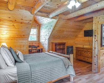 Rustic Retreat in Hickman on 160 Acres with Views! - Gordonsville - Bedroom