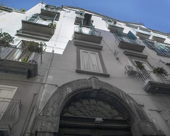 Belledonne Suite & Gallery - נאפולי - בניין