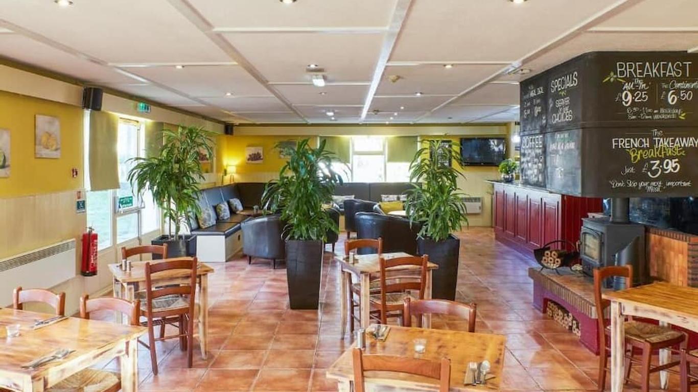 كامبانيلي هوتل ويكفيلد