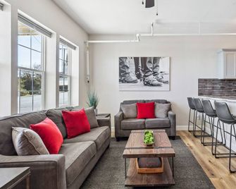 Mtn-View Apt With Deck in Historic Virgi - Virginia City - Sala de estar