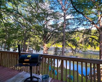 River Retreat On The Chute # 1 Best Part Of The River - New Braunfels - Balcony