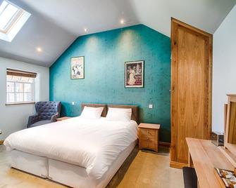 The Red Lion - Cambridge - Bedroom