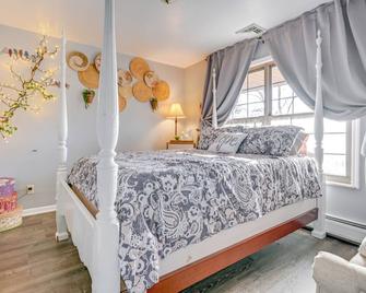 Central Michigan Vacation Rental Near Frankenmuth! - Birch Run - Спальня