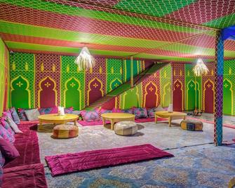 Dinosaur Anza Surf House - Agadir - Lounge