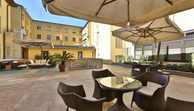Best Western Hotel Cappello D'Oro - Bergamo - Patio