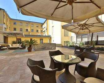 Hotel Cappello D'Oro, BW Signature Collection - ברגאמו - פטיו
