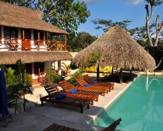 桑提克普拉爵酒店 - 只招待成人入住 - 瓦拉多利 - 巴利亞多利德（墨西哥） - 游泳池