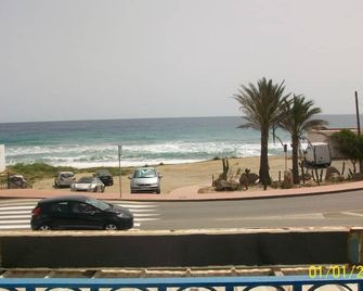 Virgen del Mar Holidays - โมคาการ์ - ชายหาด