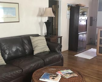 Lavender Lizard B Upper Unit Casitas - Farmington - Wohnzimmer