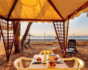 Camping&Village Le Cernie - Lotzorai - Building