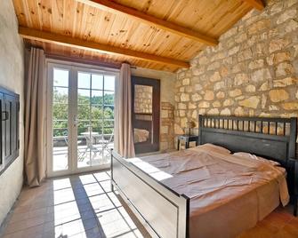 Awesome Home In Saint-Jean-De-Maruéjol With Wifi - Saint-Jean-de-Maruéjols-et-Avéjan - Habitación
