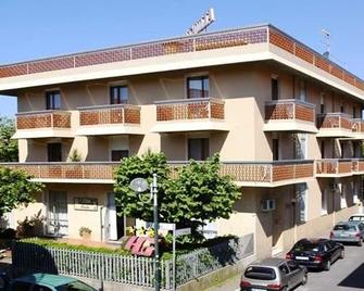 Hotel Giulia - Marina di Massa - Edifício