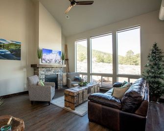 The Getaway,hot Tub, Ac, 2miles from Rmnp - Estes Park - Huiskamer