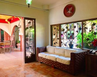 Casa La Granja - Iloilo City - Wohnzimmer