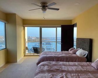 Beautiful Beach Front Condominium With The Most Amazing Views Of The Ocean - La Misión - Bedroom