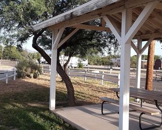 Blooming Desert Rv - Benson - Patio