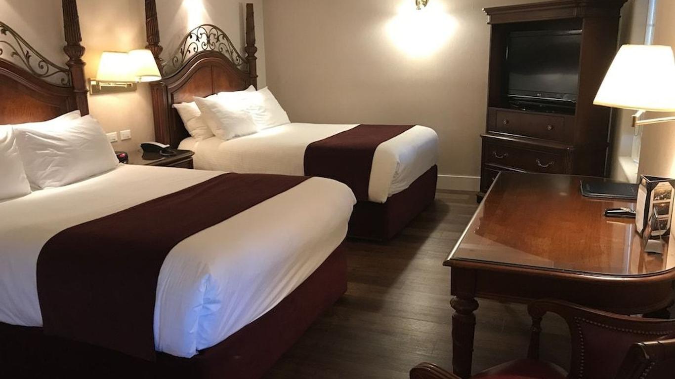 Chateau Louis Hotel & Conference Centre
