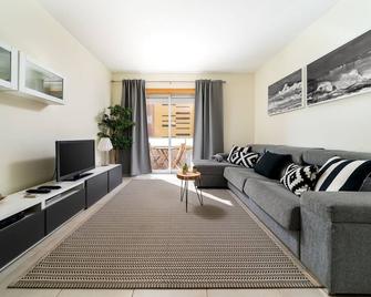 T1 V do Forte AC&Piscina&Garagem - Quarteira - Living room