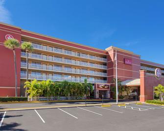 Ramada by Wyndham Tampa Airport Westshore - Tampa - Building