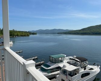 Georgian Lakeside Resort - Lake George