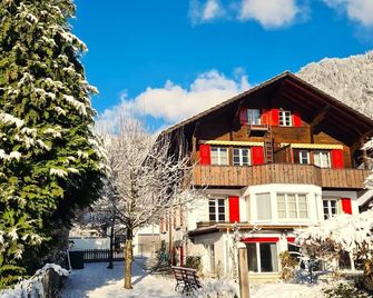 Adventure Guesthouse Interlaken - Interlaken - Building