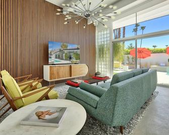 ps1957 Newly Renovated 5 BD/5 BA Mid-Century Home. New kitchens, baths, pool/spa - Palm Springs