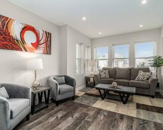 Summit Rental - Summit - Living room