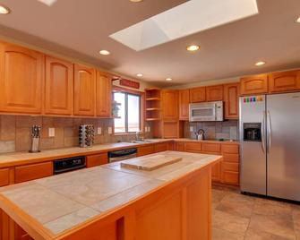 Picturesque Page Home Near Lake Powell and Hiking! - Page - Cocina