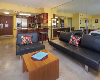 Ilikai 542 Studio Condo - Honolulu - Living room