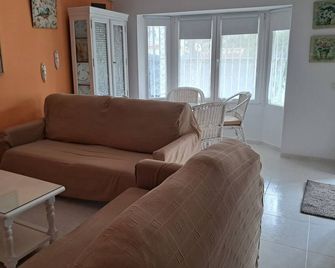 Villa Villa Esperanza 10 minutes walking distance to the beach - Chiclana de la Frontera - Salon