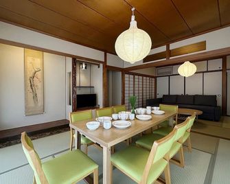 Spacious Miyajimaguchi House Near Shrine - Hatsukaichi - Dining room