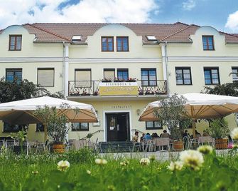 Eisenbock's Strasser Hof - Strass - Будівля