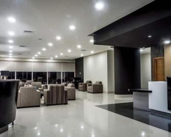 Hotel Diego de Almagro La Serena - לה סרנה - לובי