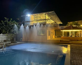 Kusum's Paradise Farm - Karjat - Pool