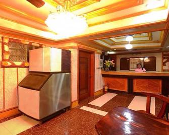 Big Creek Mansion - El Nido - Lễ tân