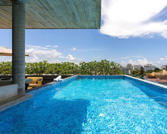 Ocean Boutique Condos - Playa del Carmen - Pool