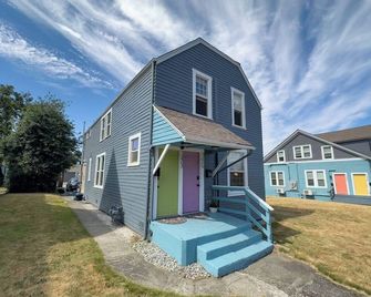 Charming Historic Downtown 1br | A+ Location - Bellingham - Building