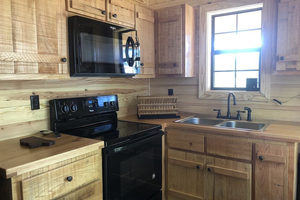 Cabins At Midway, The Looper