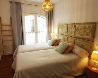 Entresuelo B - E B - Apartamentos Almada - Plaza Del Pilar - Saragossa - Schlafzimmer