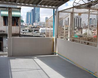 Well Placed And Completely Renovated House - Bangkok - Balcó