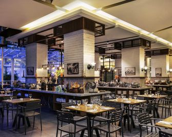 Mercure Surabaya Grand Mirama - סוראבאיה - מסעדה