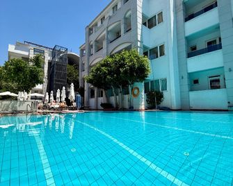 Two Seas Hotel - Marmaris - Piscina