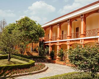 Phoenix Moc Chau Resort - Moc Chau - Edificio