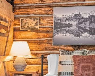 Trapper's Cabin, 7 Min to Glacier, Dogs Welcome - Coram