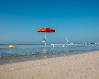 Hotel Intervallo - Torre Lapillo - Spiaggia