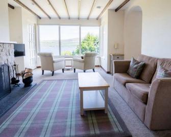 Loch Ness Cottages - Inverness - Phòng khách