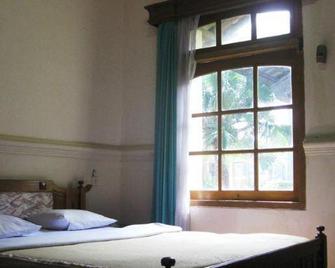 Hotel Mustika Tuban - Tuban - Habitación