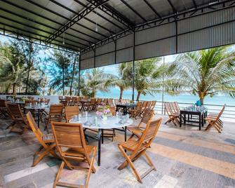 Quyet Thang Doc Let Hotel & Beach - Ninh Hoa - Patio