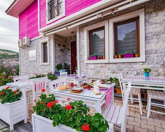 Ada Olympos Otel - Bozcaada - Pátio