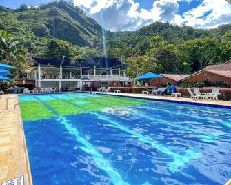 Termales Santa Monica - Choachí - Piscina